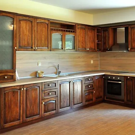 Yustina Guest house Ustina