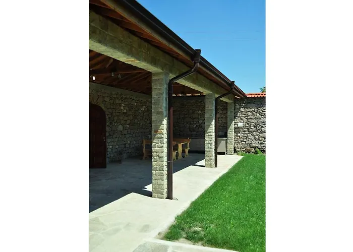 Yustina Къща за гости Ustina