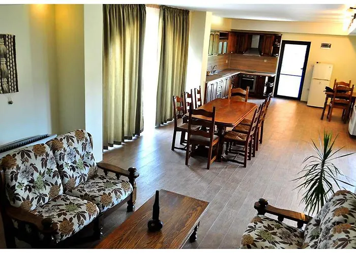 Къща за гости Yustina Ustina